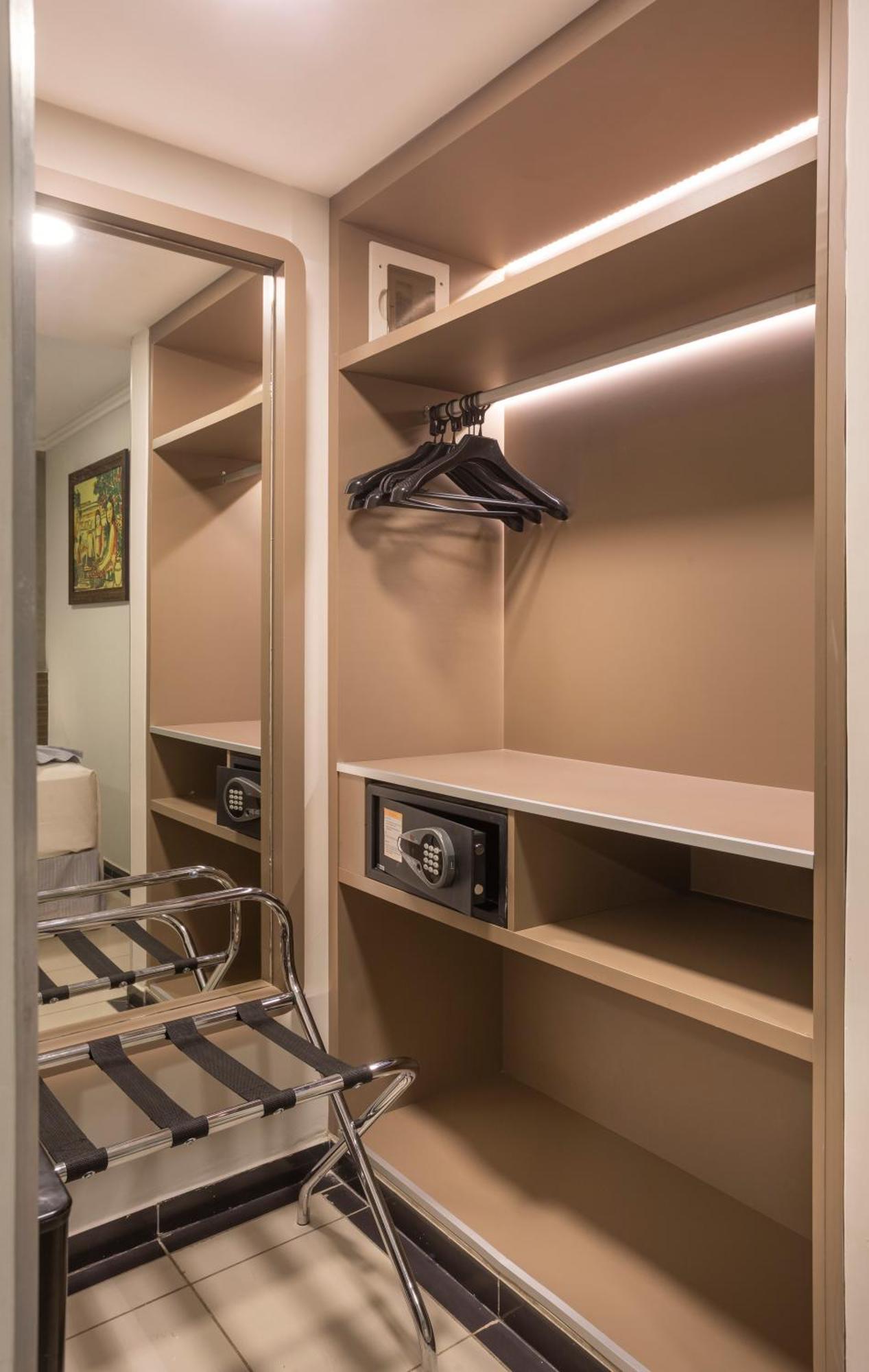 Standard Single Room,1722897106:JPEG